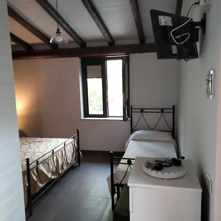 Cuntarati Nature Tourism - Simeto Etna 펜션 *